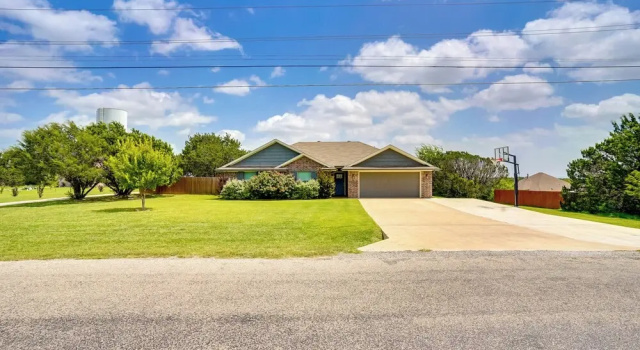Inviting Granbury Home w/ Fire Pit: 3 Mi to Lake!, Забронировать Дом для отпуска Виллы Гранбери, Вилла