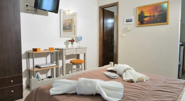 Апартаменты с балконом Artemis Apartments
