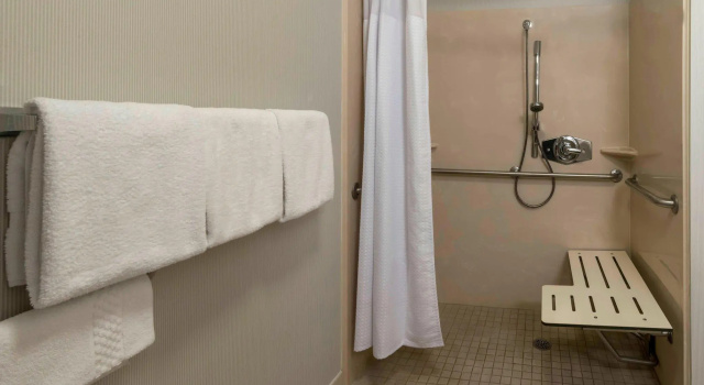 Четырёхместный номер Standard Courtyard by Marriott Lakeland
