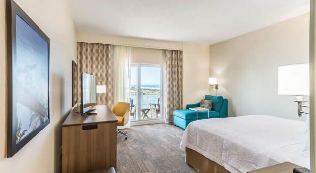 Hampton Inn and Suites Clearwater Beach, Забронировать Отель Клируотер-Бич Clearwater-St Pete Beaches