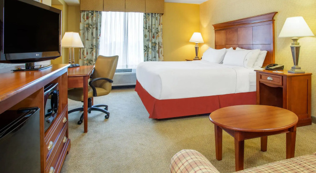 Двухместный номер Standard Holiday Inn Express & Suites Bloomington by IHG