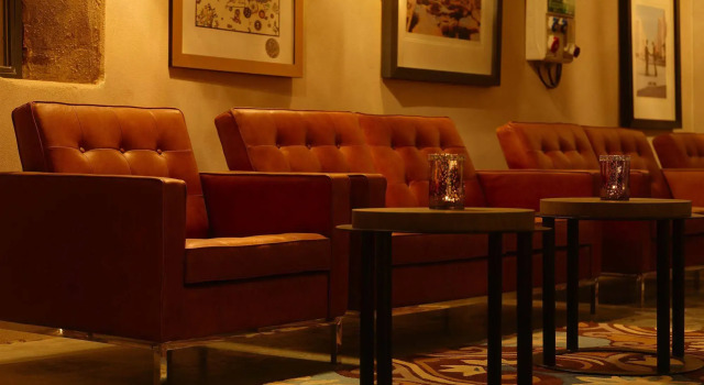 Château Les Carrasses, Rezerwuj Zamek Hotele w Canal du Midi ze śniadaniem, Śniadanie