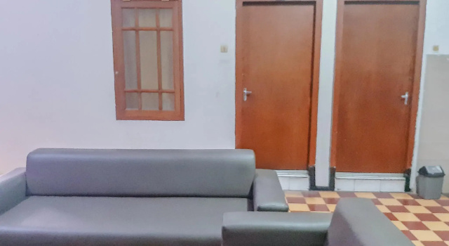 OYO 1851 Hotel Malang, Брондау Қонақ үй Malang East Java, Sarinah Malang маңындағы