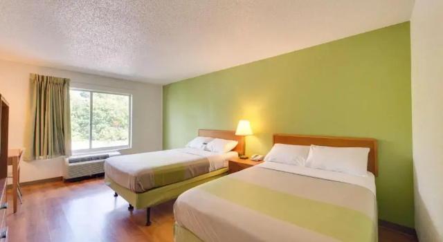 Четырёхместный номер для гостей с ограниченной мобильностью Motel 6 Virginia Beach