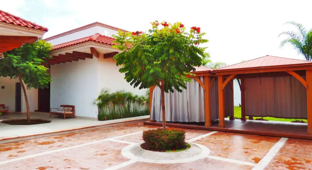 Royal Aqua Luxury Hotel & Spa