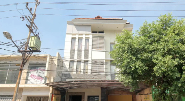 Metro Hotel, Rezervovat Hotel Tegalsari East Java