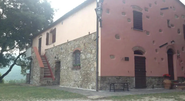 Agriturismo Colle Donatucci, Забронировать Отель Отели Кастаньето-Кардуччи с парковкой, Парковка