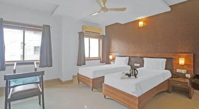 Двухместный номер Deluxe с балконом Townhouse Oak Madhapur Nera Regency
