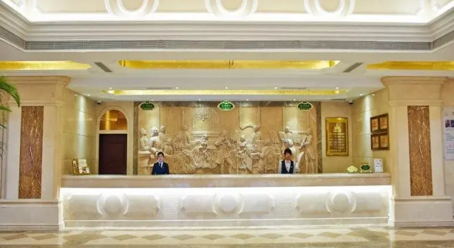 Vienna International Zhoupu Wanda Plaza, Забронировать Отель Отели в центре Zhoupu, в центре, Парковка
