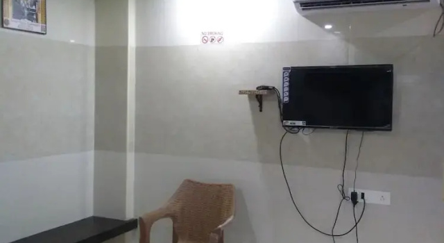 Трёхместный номер Executive c 1 комнатой Sree Guru Sannidhi A Budget Luxury Lodge