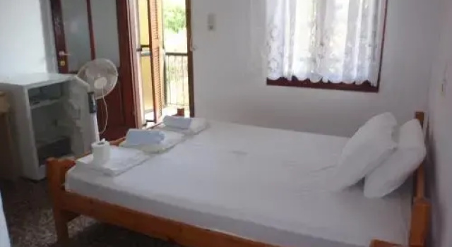 Meraklis Rooms, Buchen Sie Hotel Kato Karyotes Griechenland