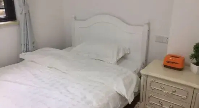 Qingyuan Hengda Gulong huangteng hot spring villa, Забронировать Вилла Коттеджи Цинъюань, Коттедж
