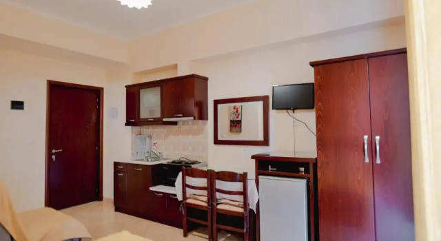 Двухместный номер Deluxe с балконом Hotel Milo