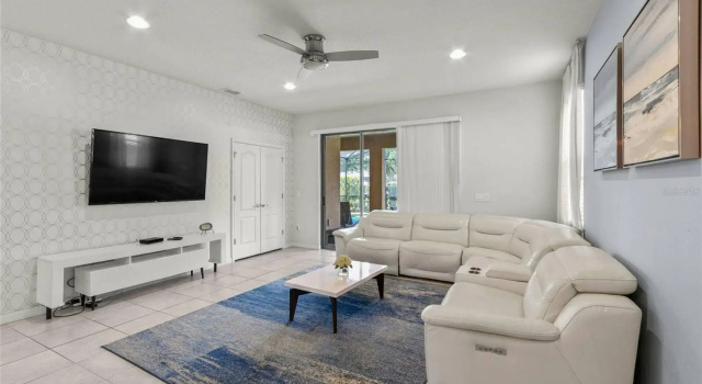 Relaxing Family Home with Pool at Windsor Resort 901