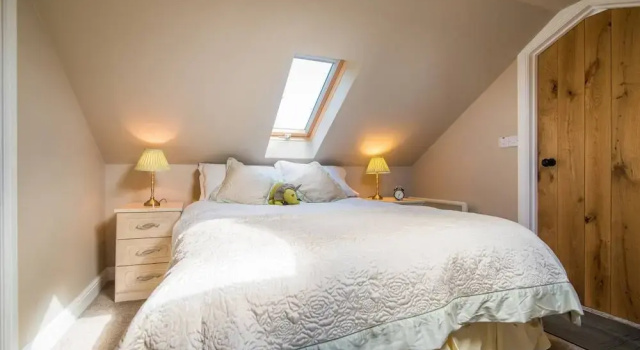 Super Spacious Barn Conversion With Free Wifi, Netflix Fireplace, Book Feriehus Tarvin 