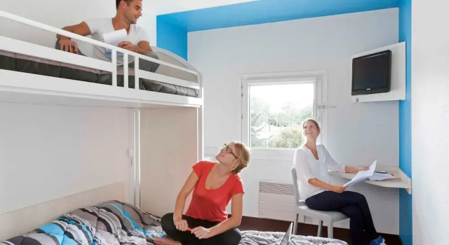 hotelF1 Lyon Isle D'Abeau Ouest St Exupery, Забронировать Отель Сен-Кантен-Фаллавье Isère