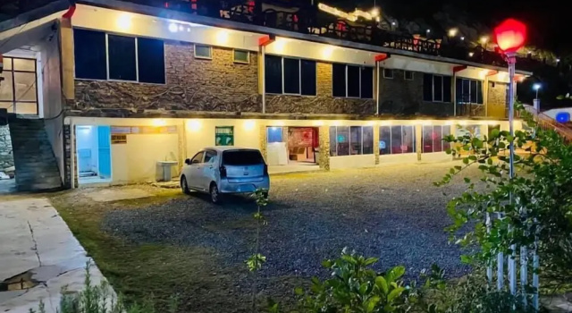 Betab Sahil Hotel & Restaurant, Забронировать Отель Сайду Шариф провинция Хайбер-Пахтунхва