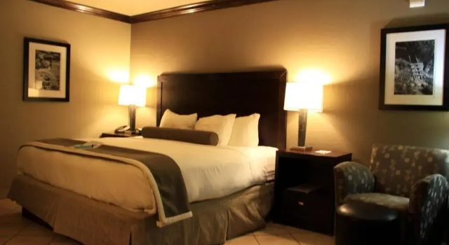 Номер Standard Best Western Plus Raton Hotel