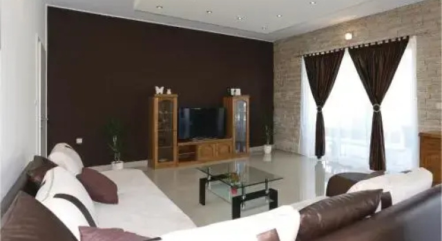 Holiday Home Srinjine with Fireplace 09, Book Lejlighed Stara Podstrana hoteller med pool, Swimmingpool