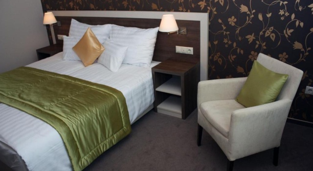 Hotel Európa Gunaras, Забронировать Отель Отели Тольна с завтраком, Завтраки