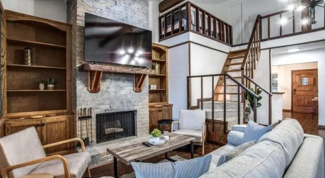 Renovated Waterfront w Dock, Sleeps 11, Забронировать Отель Леандр штат Техас