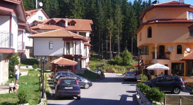 Шале Ski Chalets at Pamporovo - an affordable village holiday for families or groups