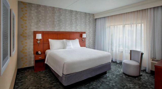 Двухместный люкс с 2 комнатами Courtyard by Marriott Boston Andover