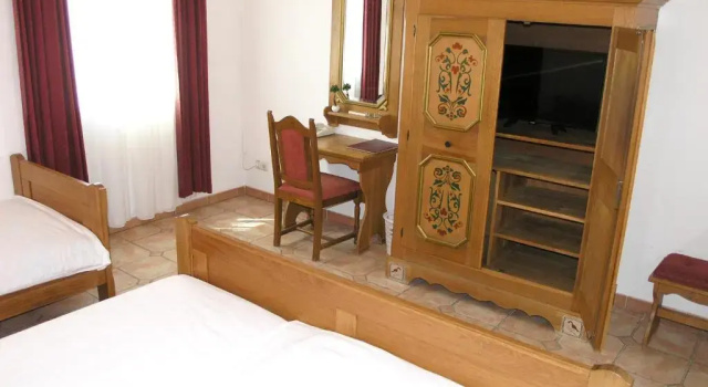 Трёхместный номер Standard Hotel Kralj Tomislav