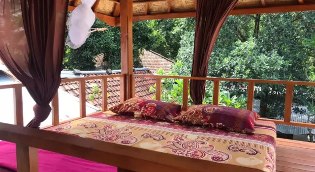 Family Hostel, Забронировать Хостел Ловина Булеленг, рядом с Пляж Ловина