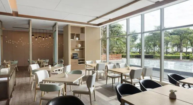 Четырёхместный номер Standard с видом на город Courtyard by Marriott Xiamen Haicang