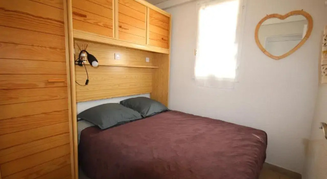 Maison d'angle climatisée dans résidence avec piscine commune , 4 couchages , 400 m de la plage de PORTIRAGNE LRJP121, Rezerwuj Willa Wille w Canal du Midi, Willa