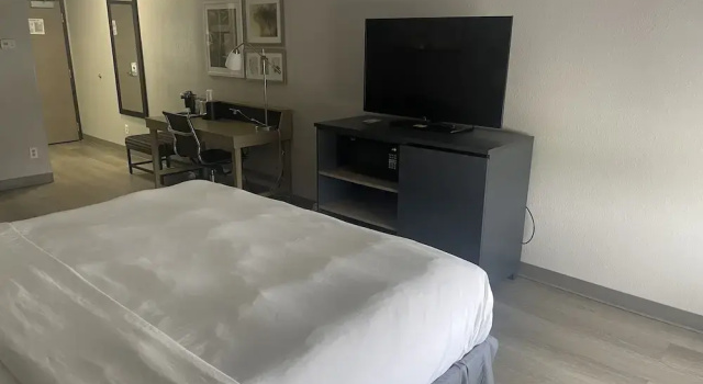 Люкс c 1 комнатой Country Inn & Suites by Radisson, Midway - Tallahassee West
