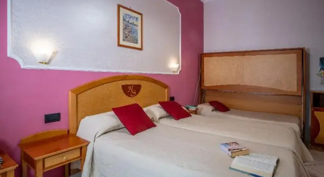 Трёхместный номер Standard с балконом Hotel Savoia Sorrento