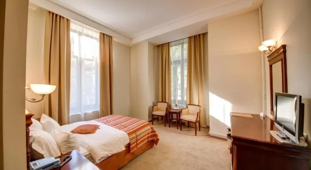 Двухместный номер Standard Цокольный этаж Atrium Hotel Ateneu City Center