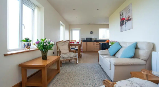 Finest Retreats - Sea Views Cottage, Забронировать Дом для отпуска Престатин Клоид