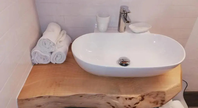 Коттедж с 2 комнатами Guest House In Contrà