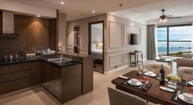 Люкс Deluxe Luxury Ocean View Suites_My Khe Beach_Hinata Apartment