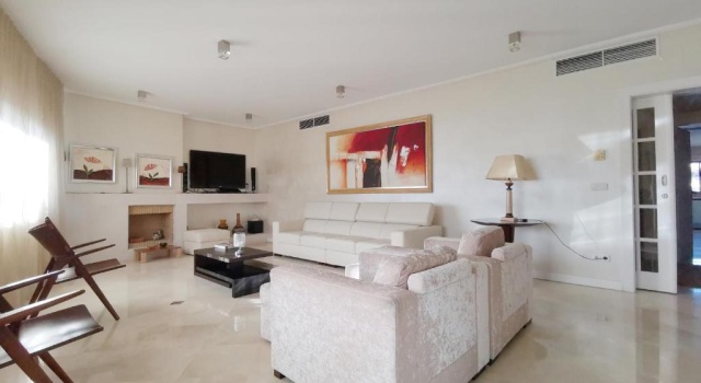 Entire floor parque nacoes prime apartments expo30, Забронировать Апартаменты/квартира Отели Эстремадура с парковкой, Парковка