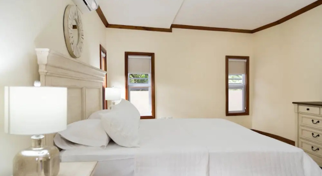 Luxury 3 Level Town House, Rezervați Casă de vacanță Castleton 