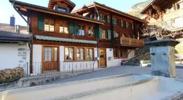 Tambour 4, Book Hotel Rossiniere 