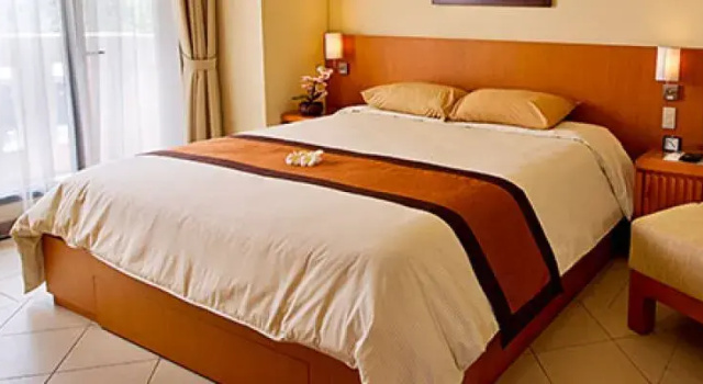 Suite Puri KIIC Golf View Hotel