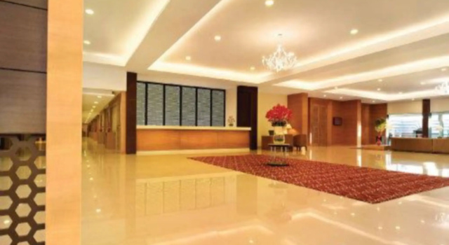 Hotel Naveen Lakeside, Забронировать Отель Бизнес-отели Хубли, 4* 5*