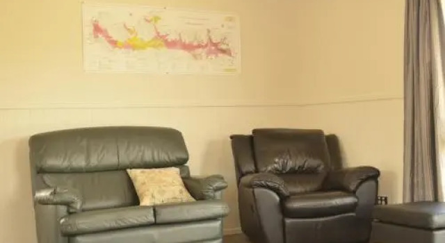 Weaver Estate Wines & Weaver Estate Vineyard Cottages, Забронировать Отель Александра Otago Central Rail Trail