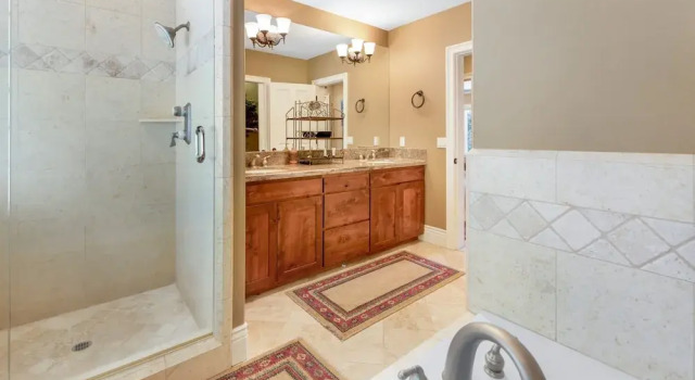 4BR 4.5BA Luxurious Tahoe Retreat with Hot Tub S Lake Tahoe by RedAwni, Забронировать Отель Саут-Лейк-Тахо South Lake Tahoe Area