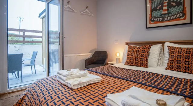 Grove - 1 Bedroom Apartment - Stepaside