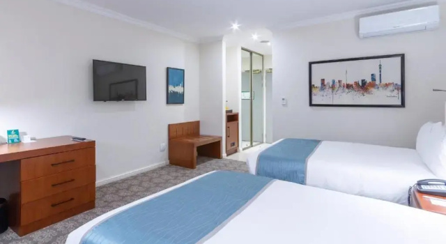 Четырёхместный номер Premium Holiday Inn - Johannesburg Sunnyside Park by IHG