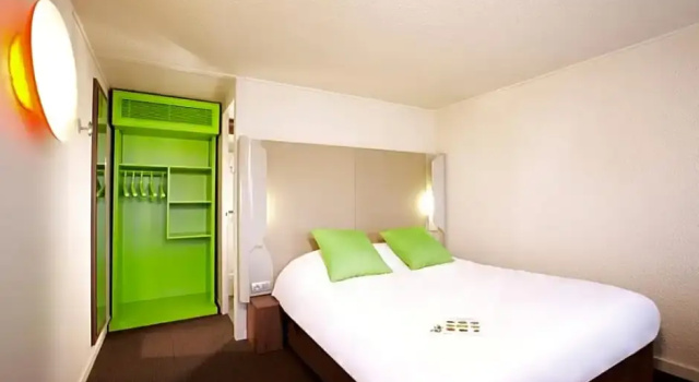 Трёхместный номер Superior greet hôtel Angoulême