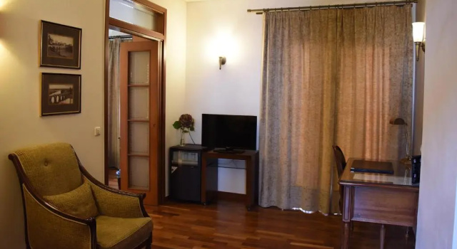 Полулюкс Dionisos Hotel