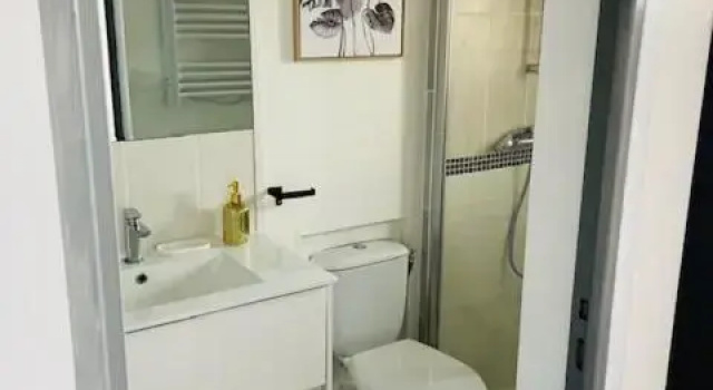 Agréable Maison 2 chambres, parking gratuit, proche centre ville et A10, Забронировать Отель Сен-Пьер-Де-Кор Эндр и Луара