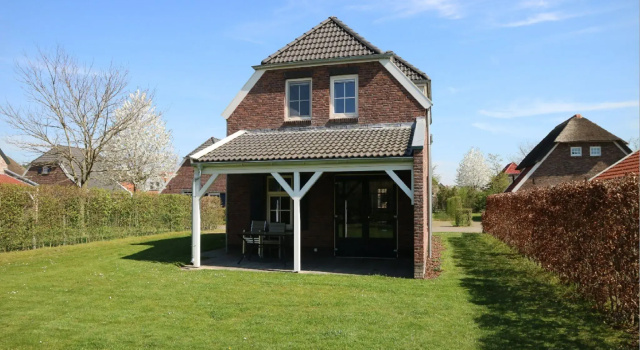 Comfy farmhouse villa in Limburg, Забронировать Вилла Отели Roggel с парковкой, Парковка